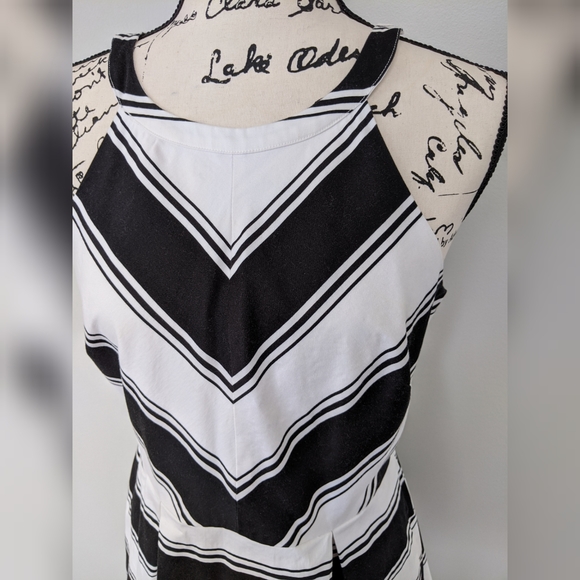 Sold Adrianna Papell Cocktail Dress - Picture 2 of 7